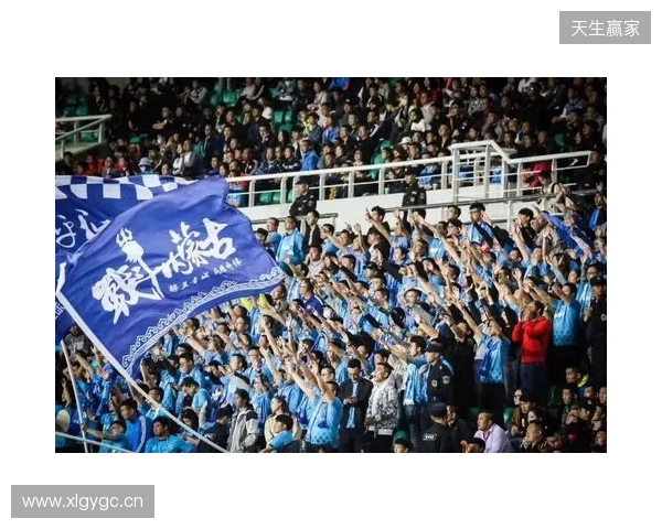 阿森纳丢联赛杯，基翁在节目上情绪失控和一名曼联球迷对线