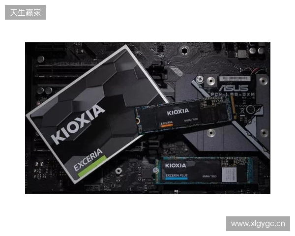 法兰克福内讧:球员场上互喷,并质疑主帅为何领先还要狂攻